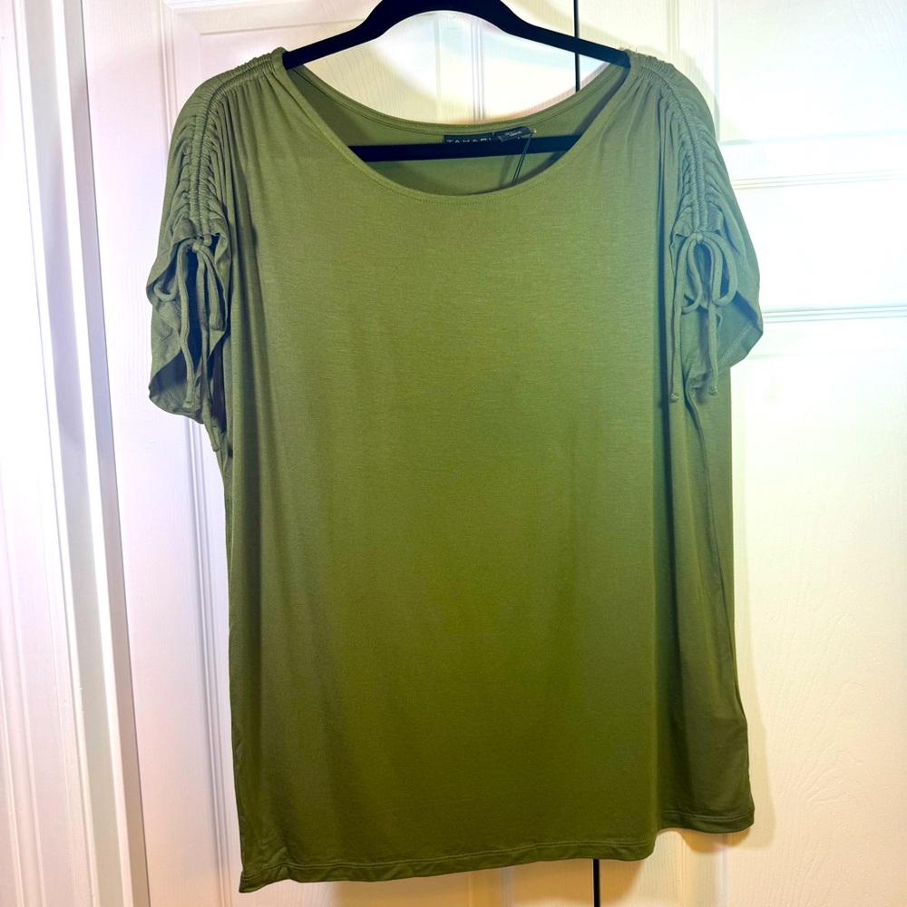 NWOT Tahari Dark Olive T-shirt with ruched tied sleeves detail
